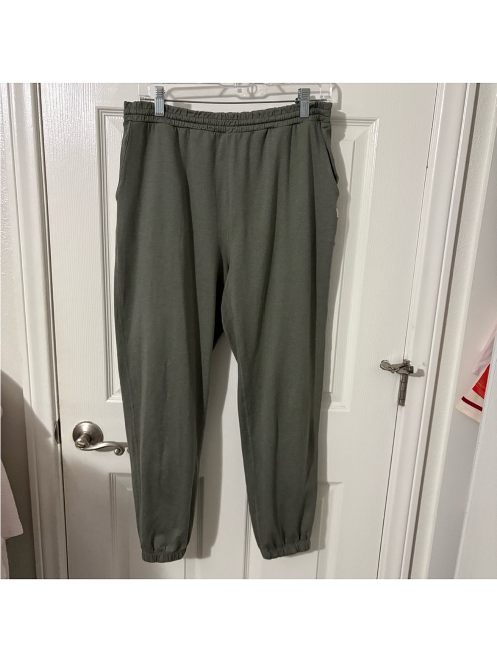 Vuori Laurel Heather Green Boyfriend Jogger Sweatpant DreamKnit Pant VW457 M